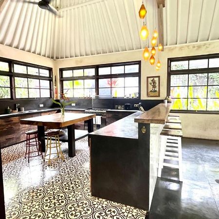 Holiday Beautiful Villa 4 Bedroom Garden View Canggu Экстерьер фото